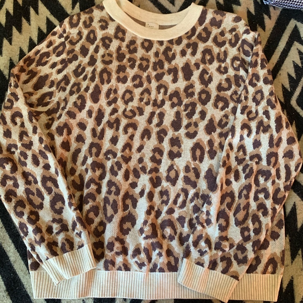 Womans XL cheetah print sweater